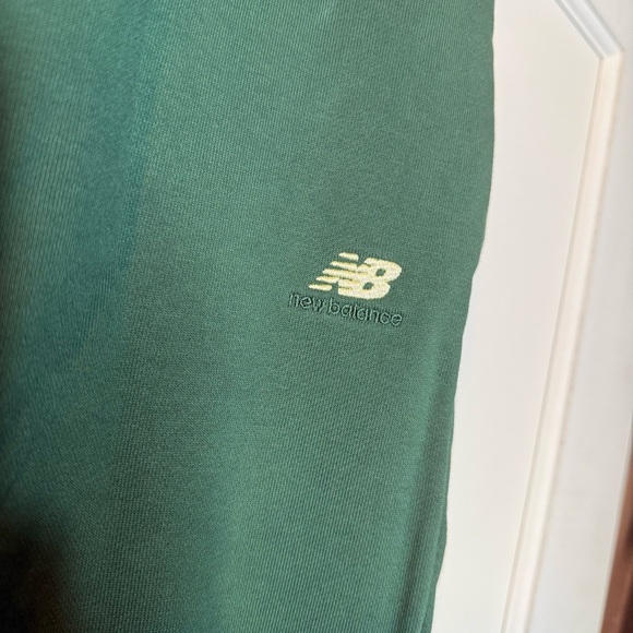 New Balance Dark Green Sweatpants Sport Fleece Women's Size Large Soft Cuffed - Picture 3 of 9